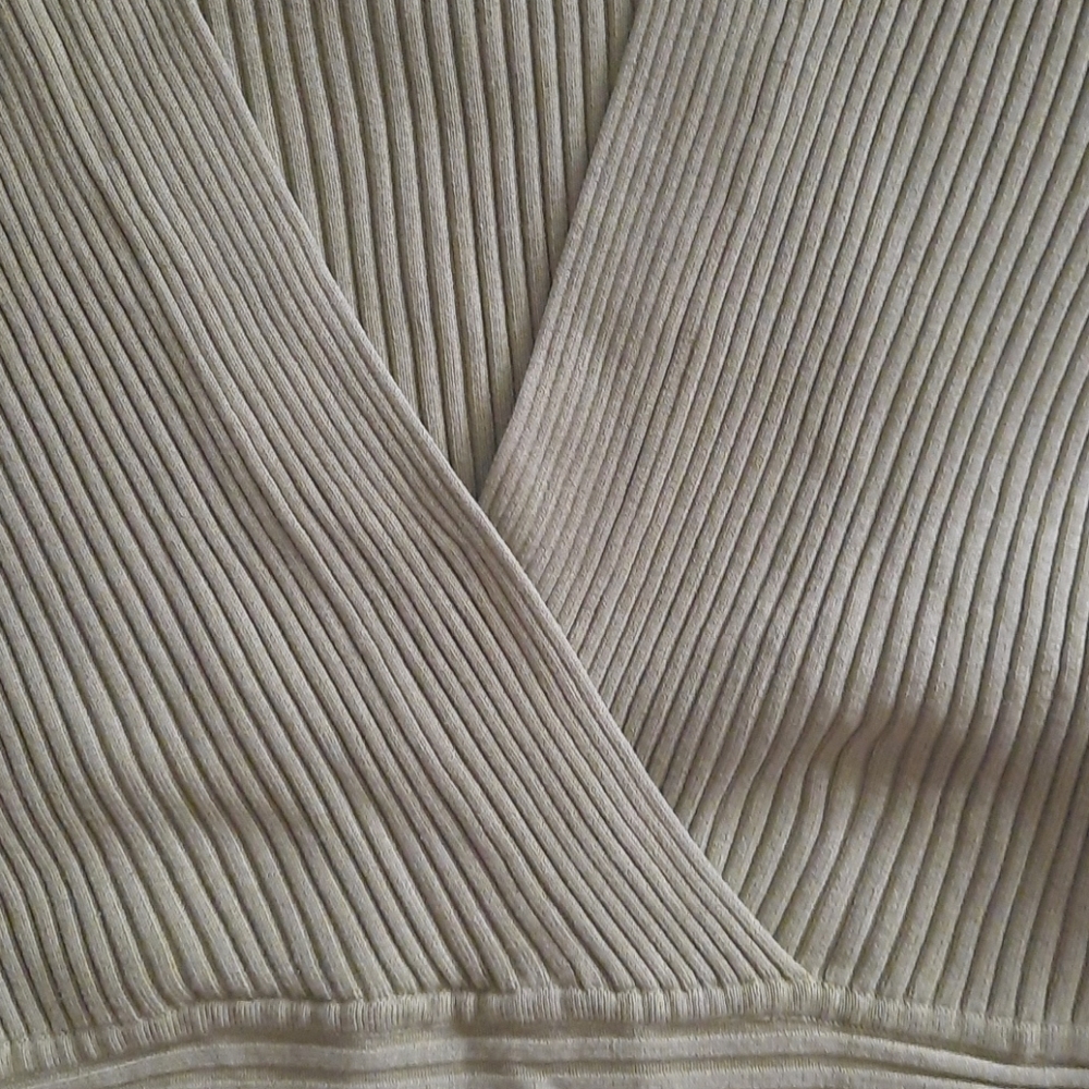 Sweater - Picture 5 of 6